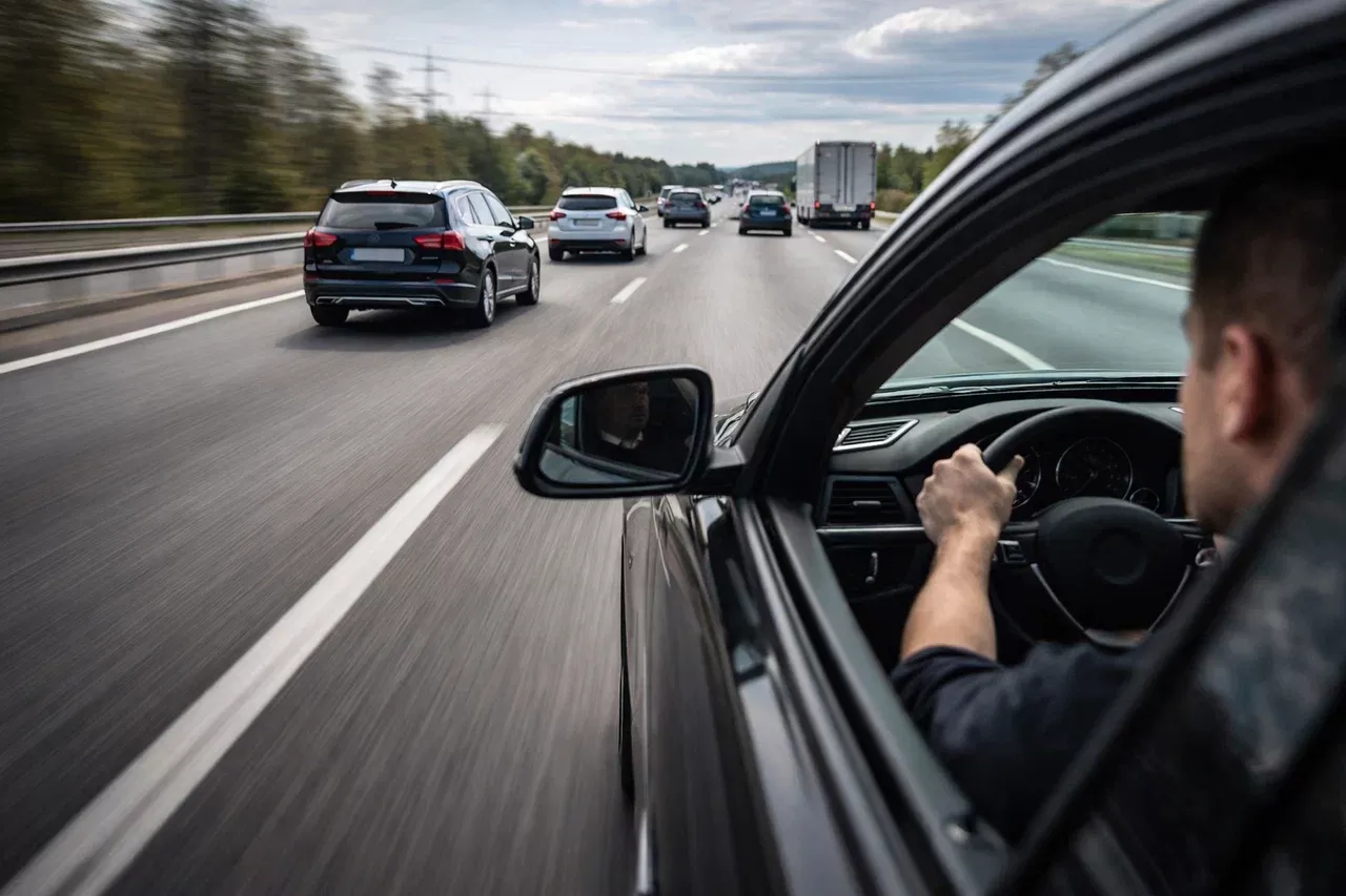 Почему шины начинают гудеть на скорости: причины и решения