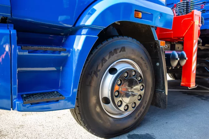 Грузовые ЦМК шины КАМА NF 701: надёжность, технологии и преимущества эксплуатации