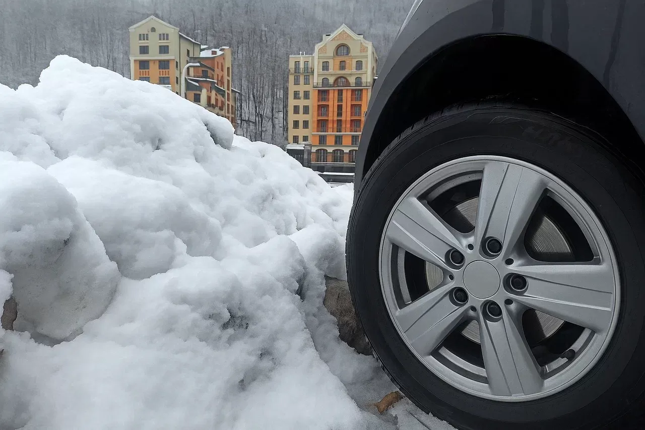 Какое давление в шинах автомобиля должно быть зимой?
