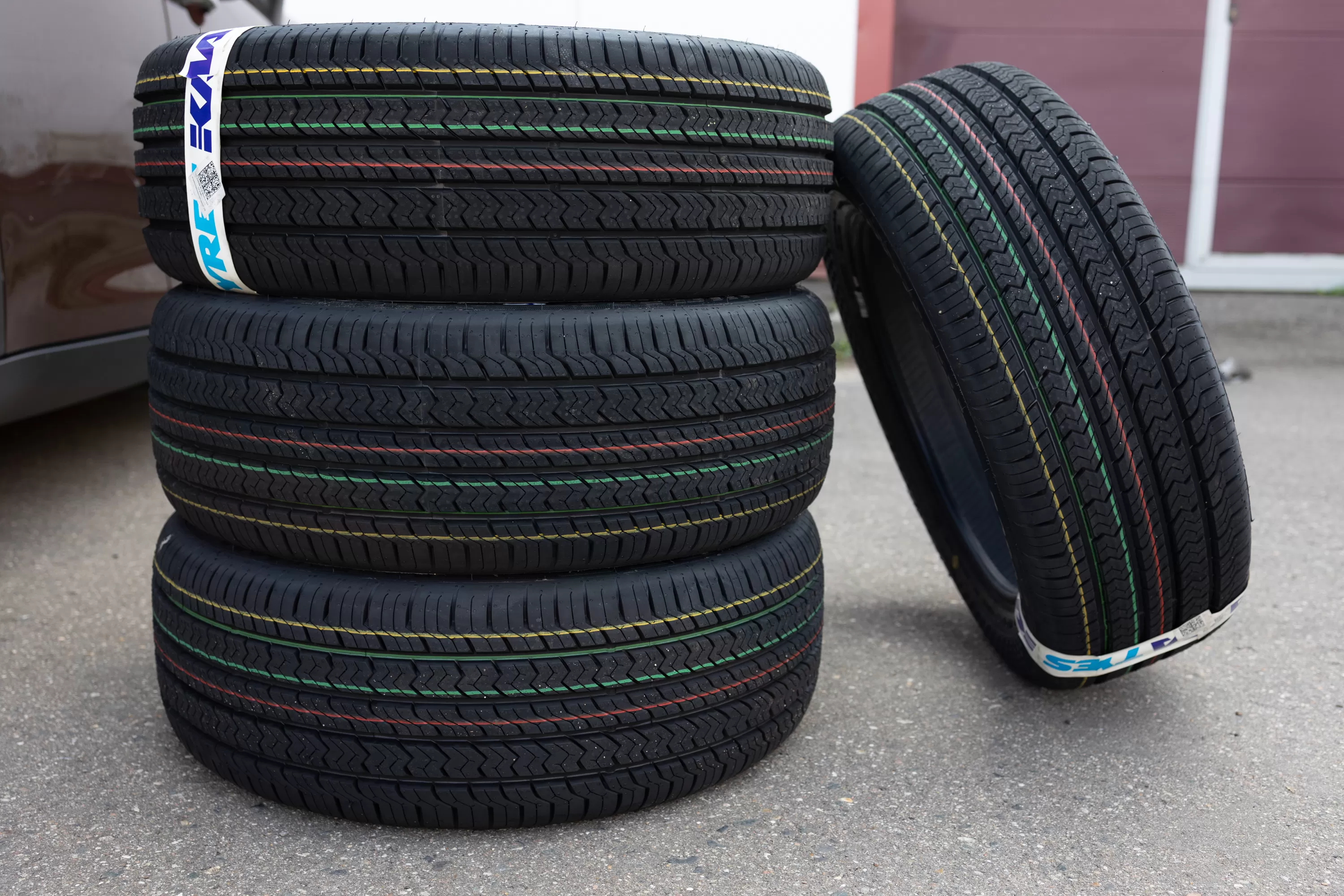 Топ моделей KAMA TYRES: рейтинг лучших летних шин R18 для кроссоверов и внедорожников 