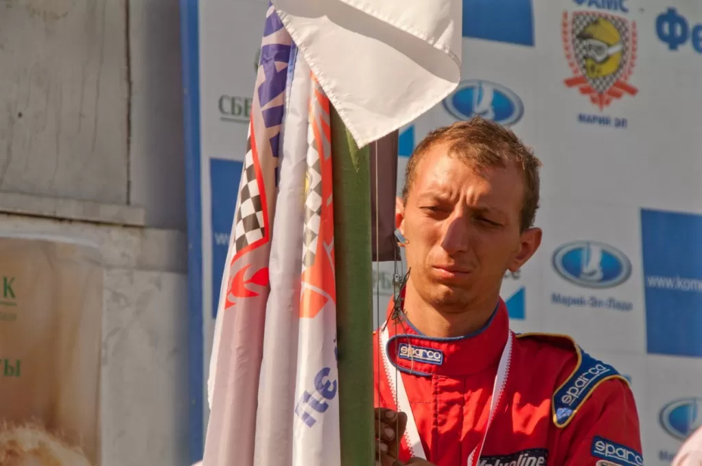 Tny4-ntzaQ0.jpg Tny4-ntzaQ0.jpg