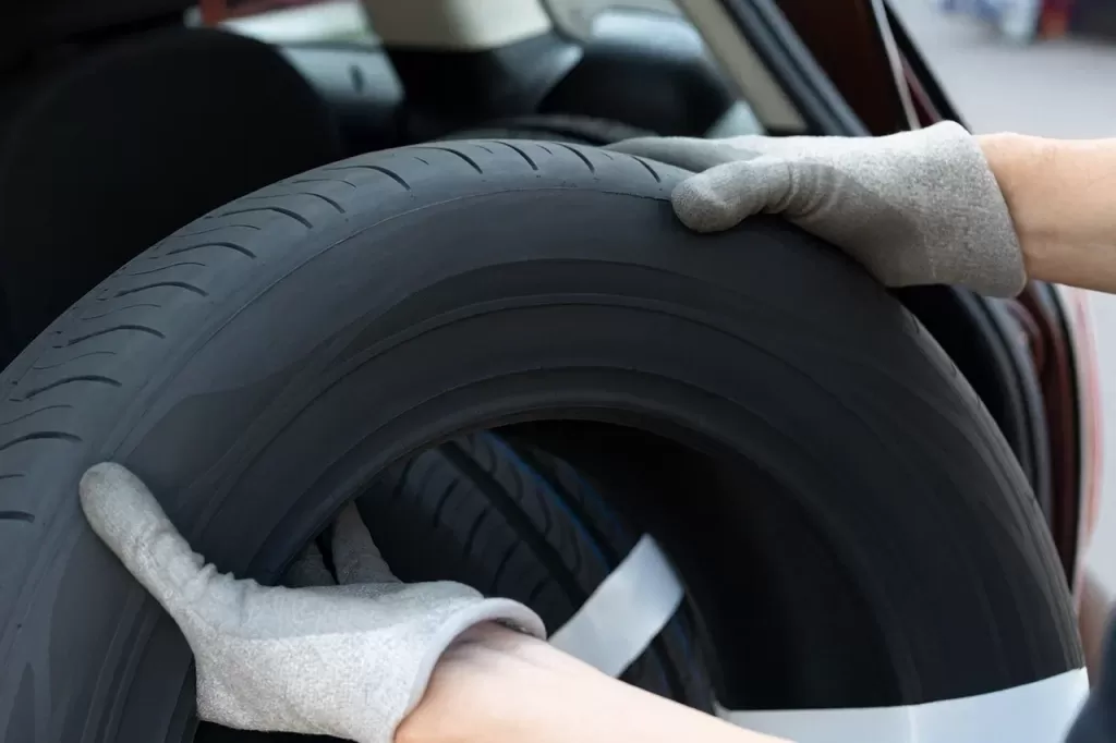 Причины трещин на боковинах