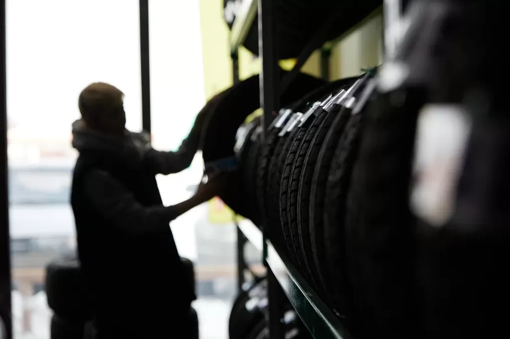 На что влияет цена шин