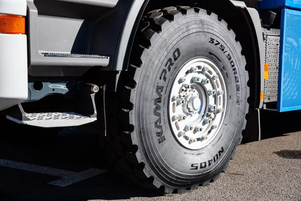 Заводу грузовых шин KAMA TYRES исполнилось 47 лет