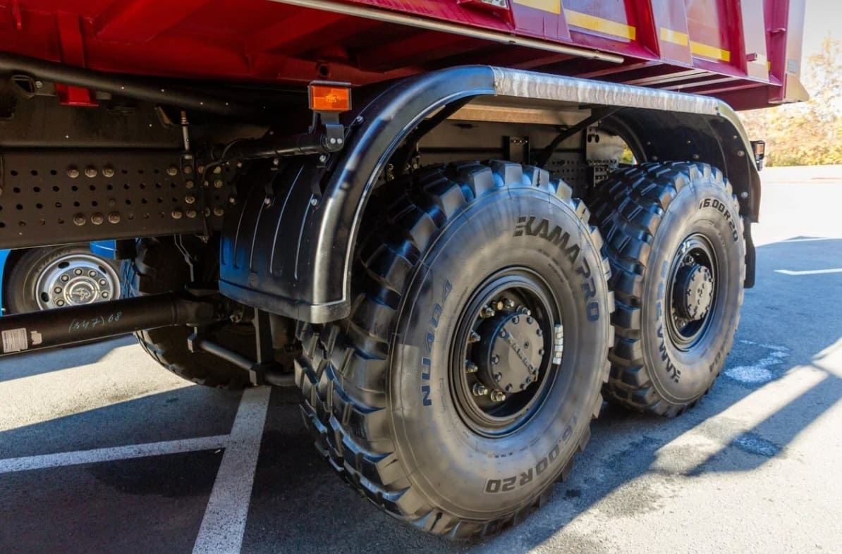 Заводу грузовых шин KAMA TYRES исполнилось 47 лет